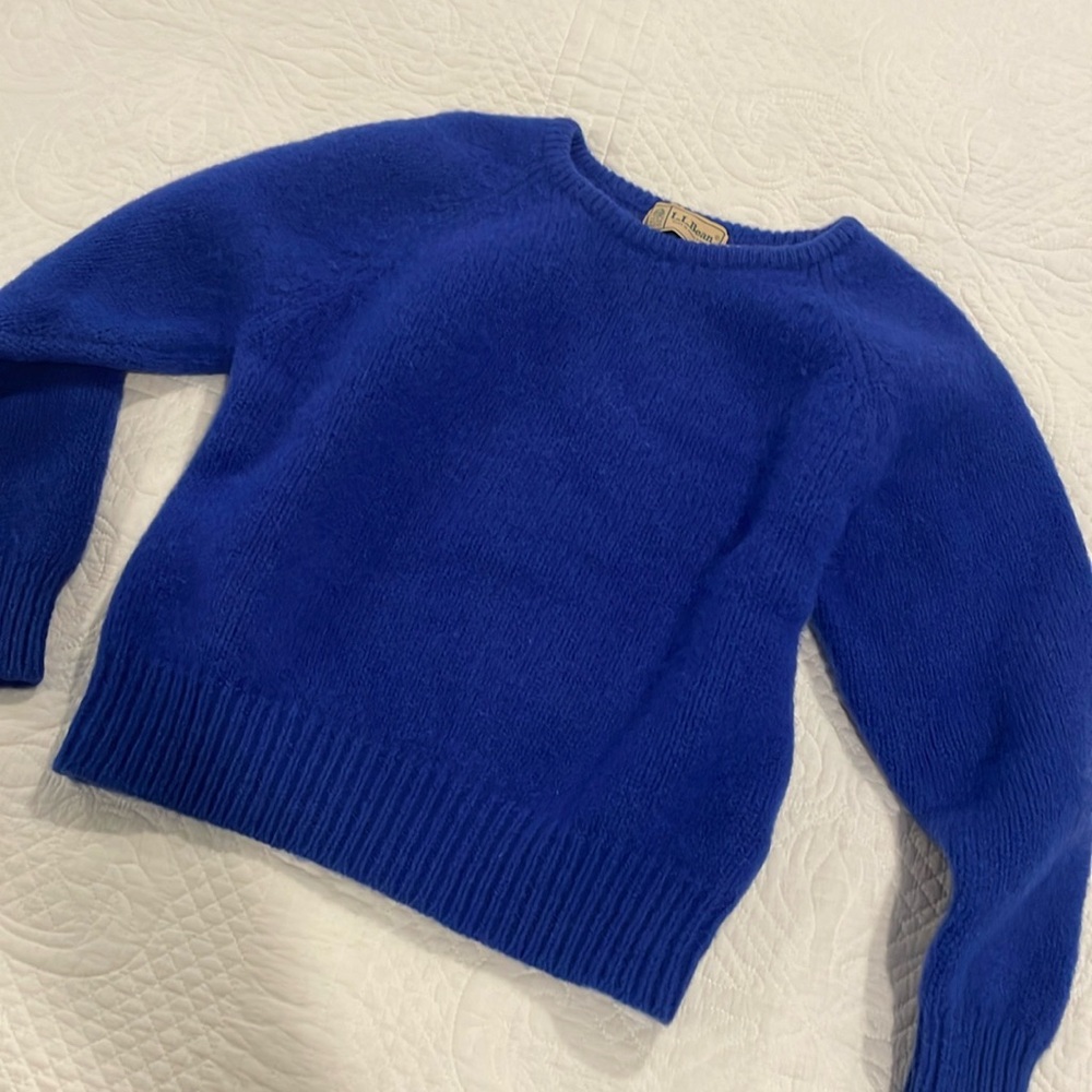 L.l.Bean 100% wool ladies sweater size medium